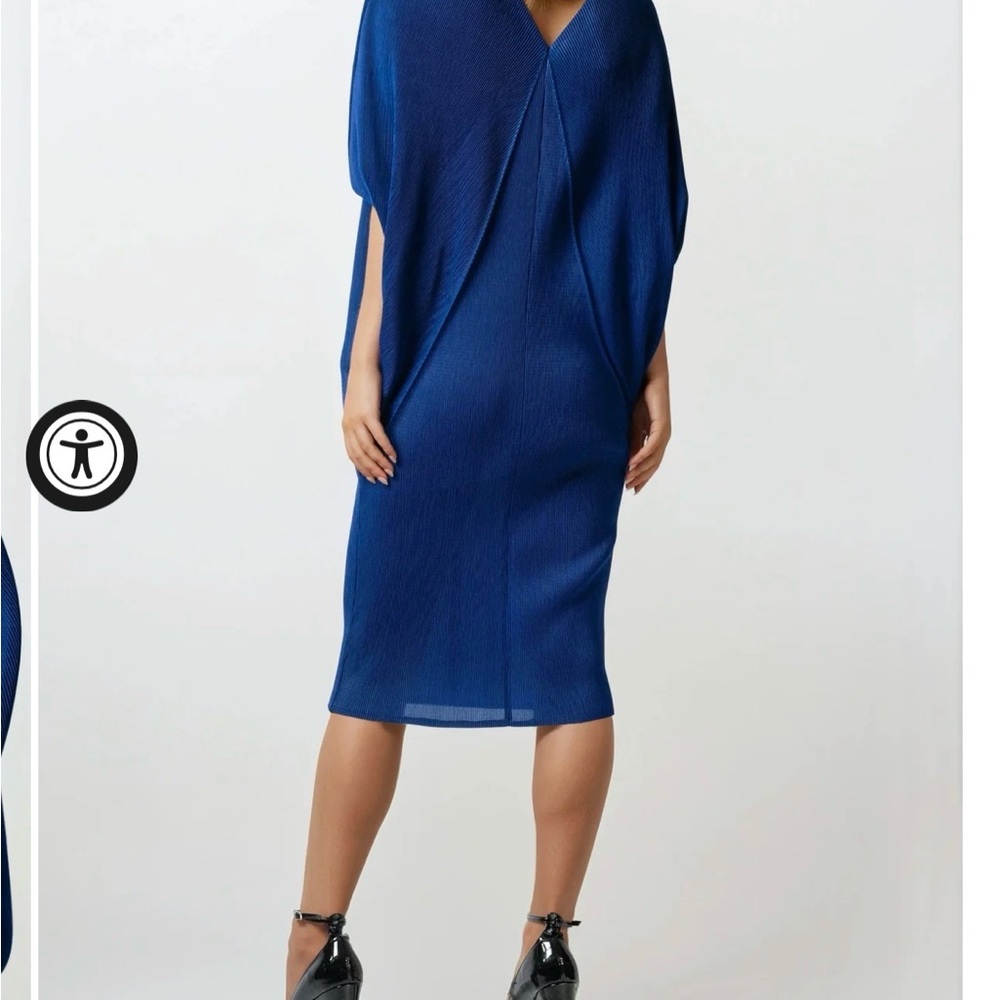 Green V-Neck Dolman Midi Dress - Picture 9 of 9